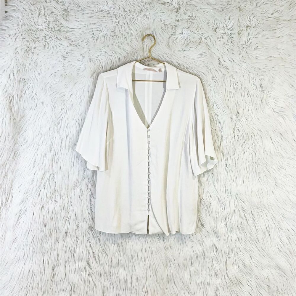 Soft Surroundings White V-Neck Blouse M Short Sleeve Pleated Lightweight Casual